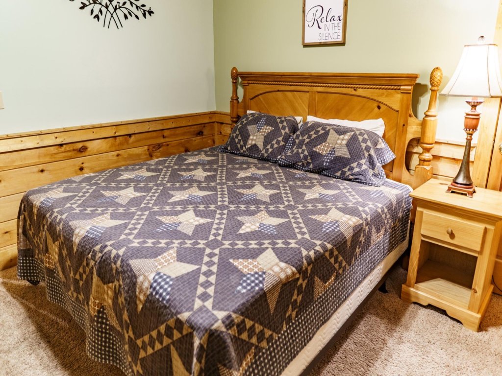 ER97 - Squirrel's Retreat Vacation Rental in Pigeon Forge - RedAwning