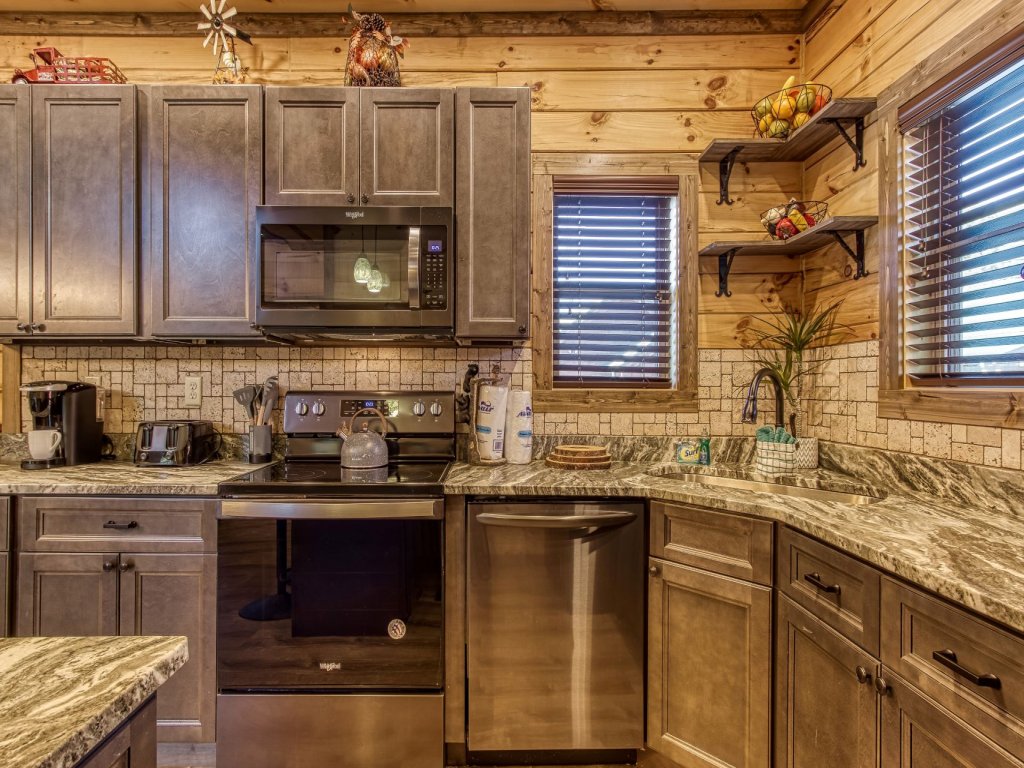 ERN822 - Smoky Oasis Vacation Rental in Pigeon Forge - RedAwning