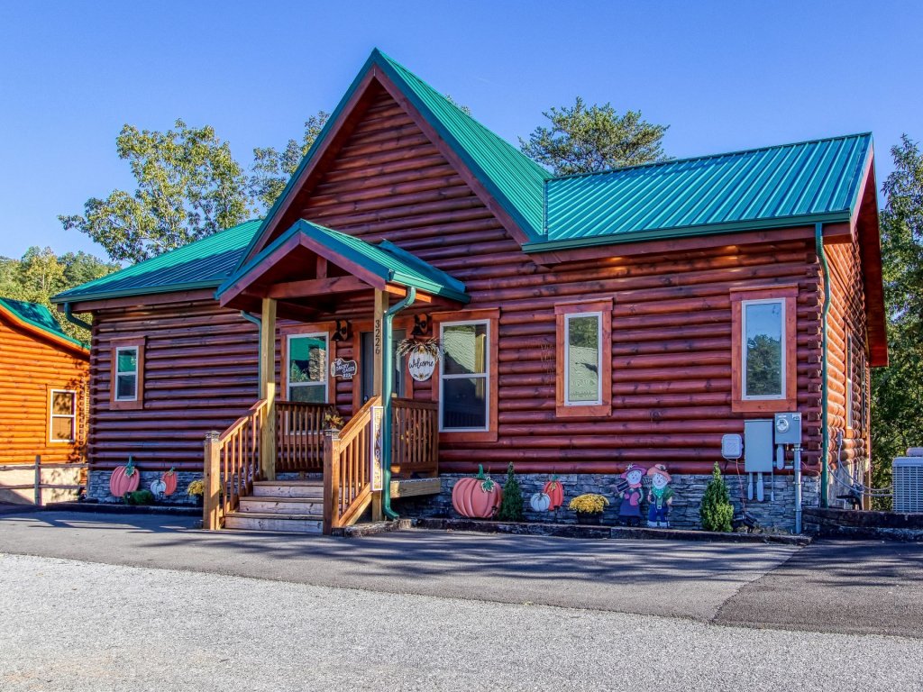 ERN822 - Smoky Oasis Vacation Rental in Pigeon Forge - RedAwning
