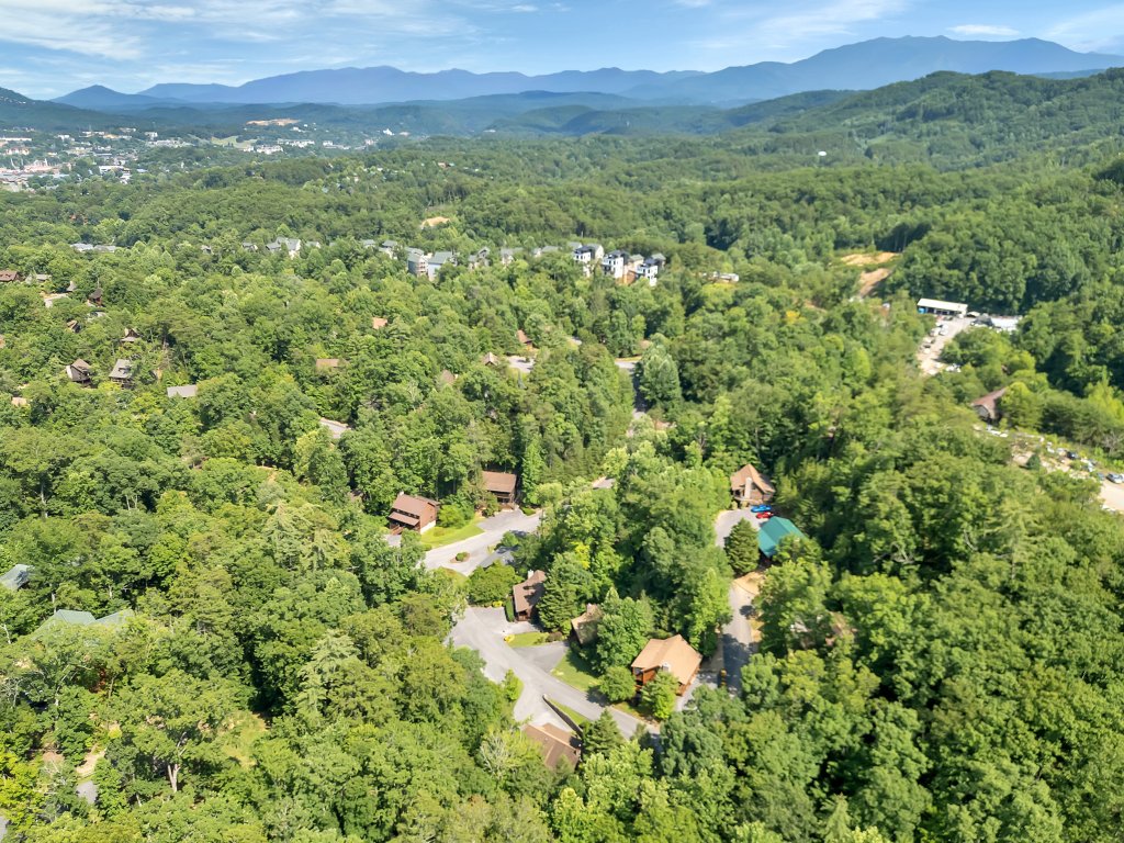 ER309 - George's Vacation Rental in Pigeon Forge - RedAwning