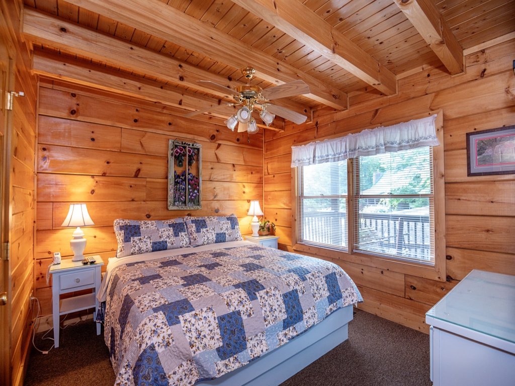 ER309 - George's Vacation Rental in Pigeon Forge - RedAwning