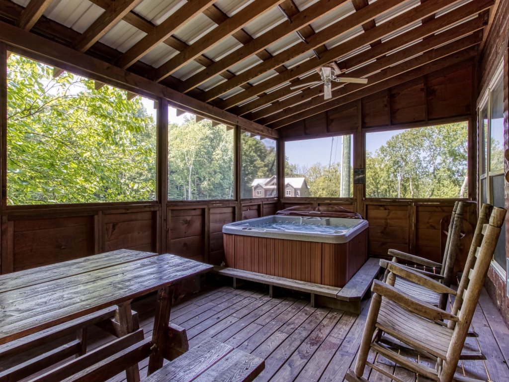 Cinema Falls Vacation Rental in Pigeon Forge - RedAwning