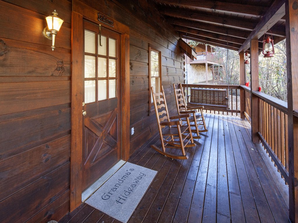 ER38B - Grandma's Hideaway Vacation Rental in Pigeon Forge - RedAwning