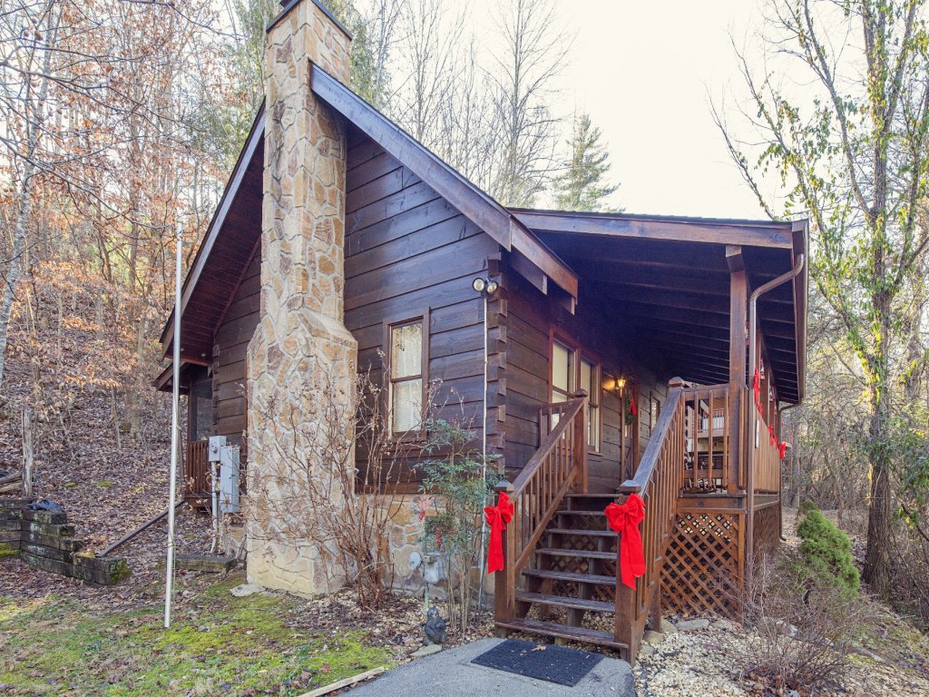 ER38B - Grandma's Hideaway Vacation Rental in Pigeon Forge - RedAwning