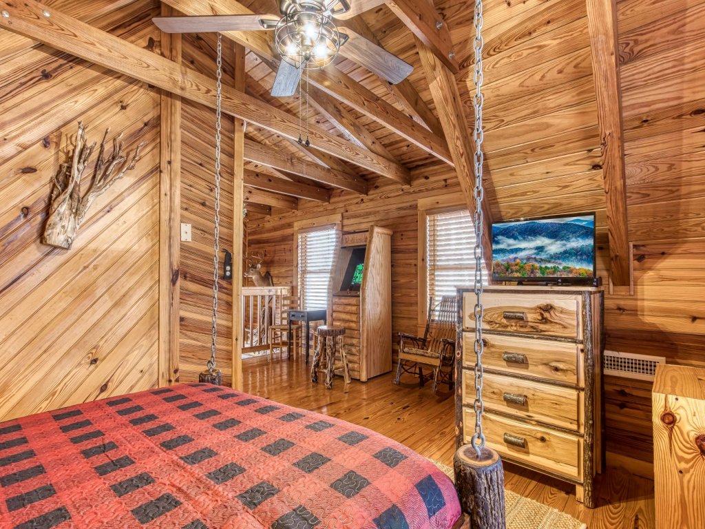 ER45 - Tin Pan Alley Vacation Rental in Pigeon Forge - RedAwning