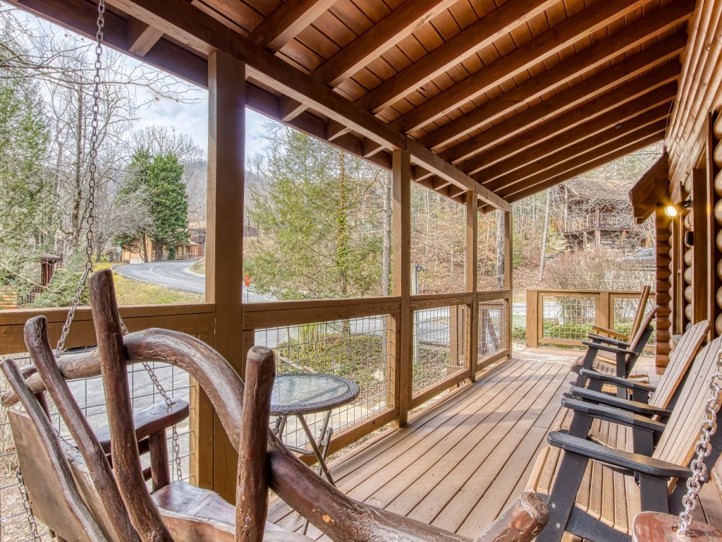 ER45 - Tin Pan Alley Vacation Rental in Pigeon Forge - RedAwning