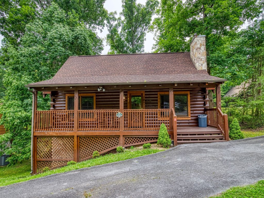 ER66 - Lil' Bit of Heaven Vacation Rental in Pigeon Forge - RedAwning