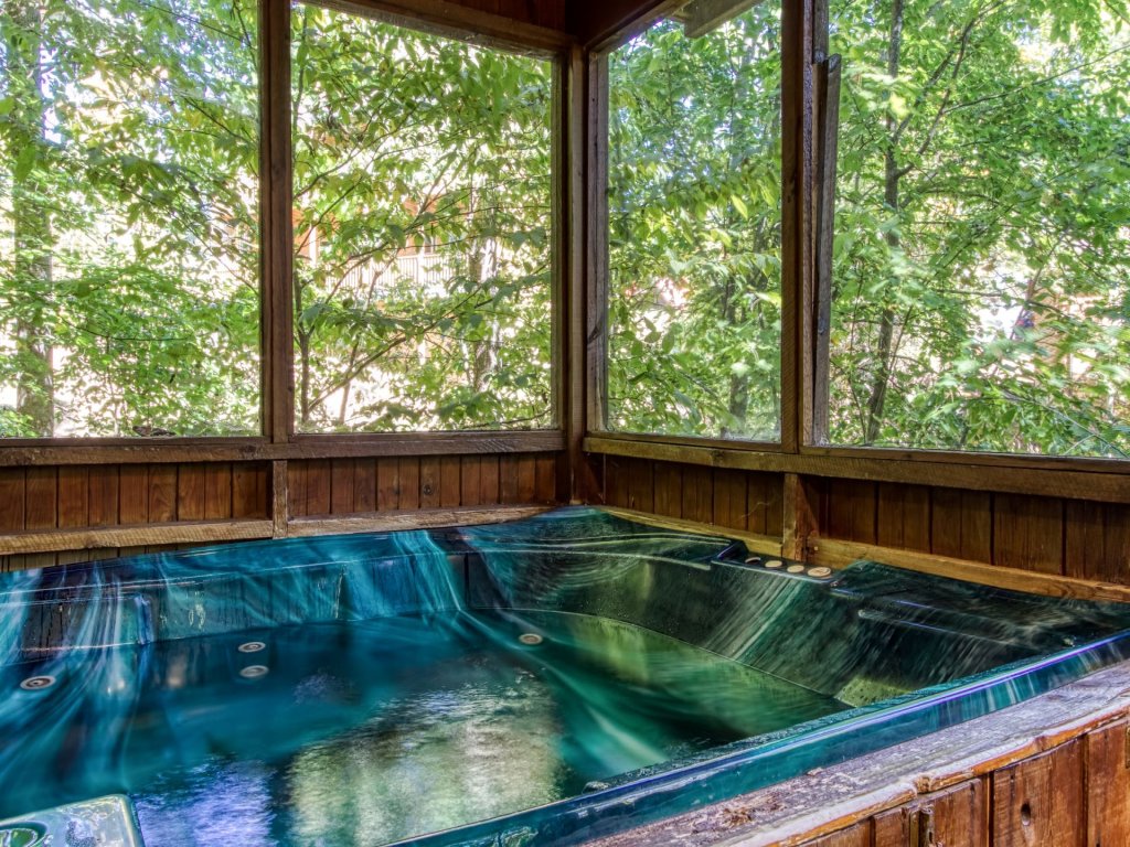 ER19 - Fryemont Vacation Rental in Pigeon Forge - RedAwning