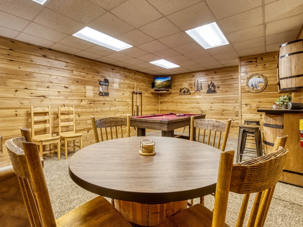 ER312 - Bear Mountain Memories Vacation Rental in Pigeon Forge - RedAwning