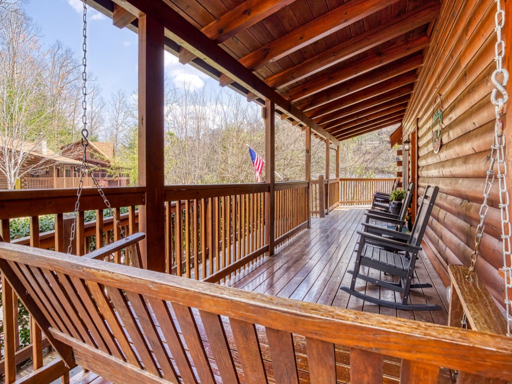 ER312 - Bear Mountain Memories Vacation Rental in Pigeon Forge - RedAwning