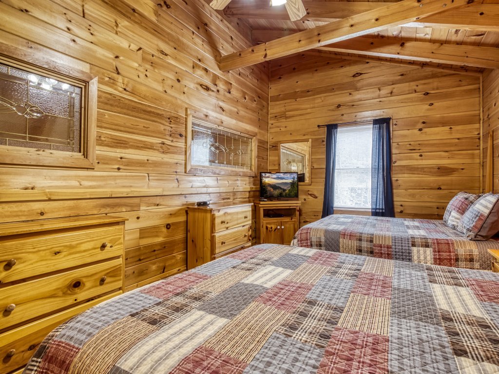 ER312 - Bear Mountain Memories Vacation Rental in Pigeon Forge - RedAwning