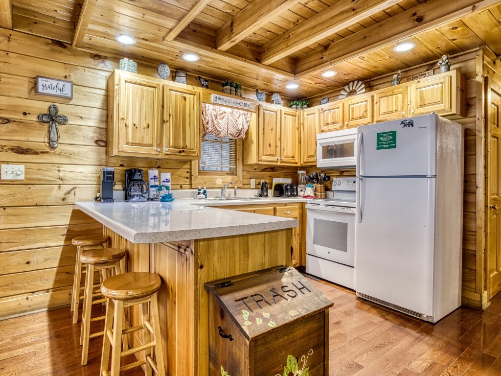 ER312 - Bear Mountain Memories Vacation Rental in Pigeon Forge - RedAwning