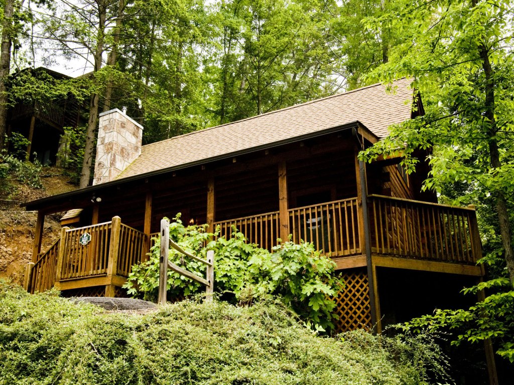 ER205 - Love Nest Vacation Rental in Pigeon Forge - RedAwning