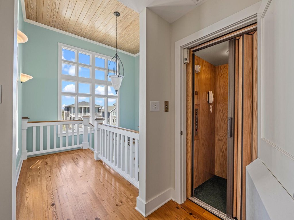 The Amadeus Vacation Rental in North Carolina - RedAwning
