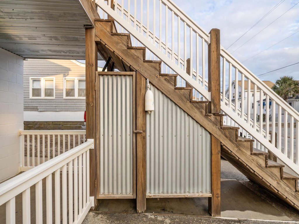 Boardwalk Shores C Vacation Rental in North Carolina - RedAwning