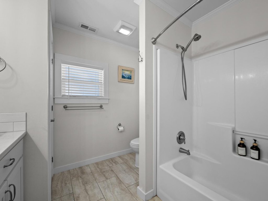 Sea La Vie Vacation Rental in North Carolina - RedAwning