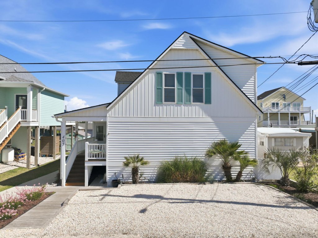 Sea La Vie Vacation Rental in North Carolina - RedAwning