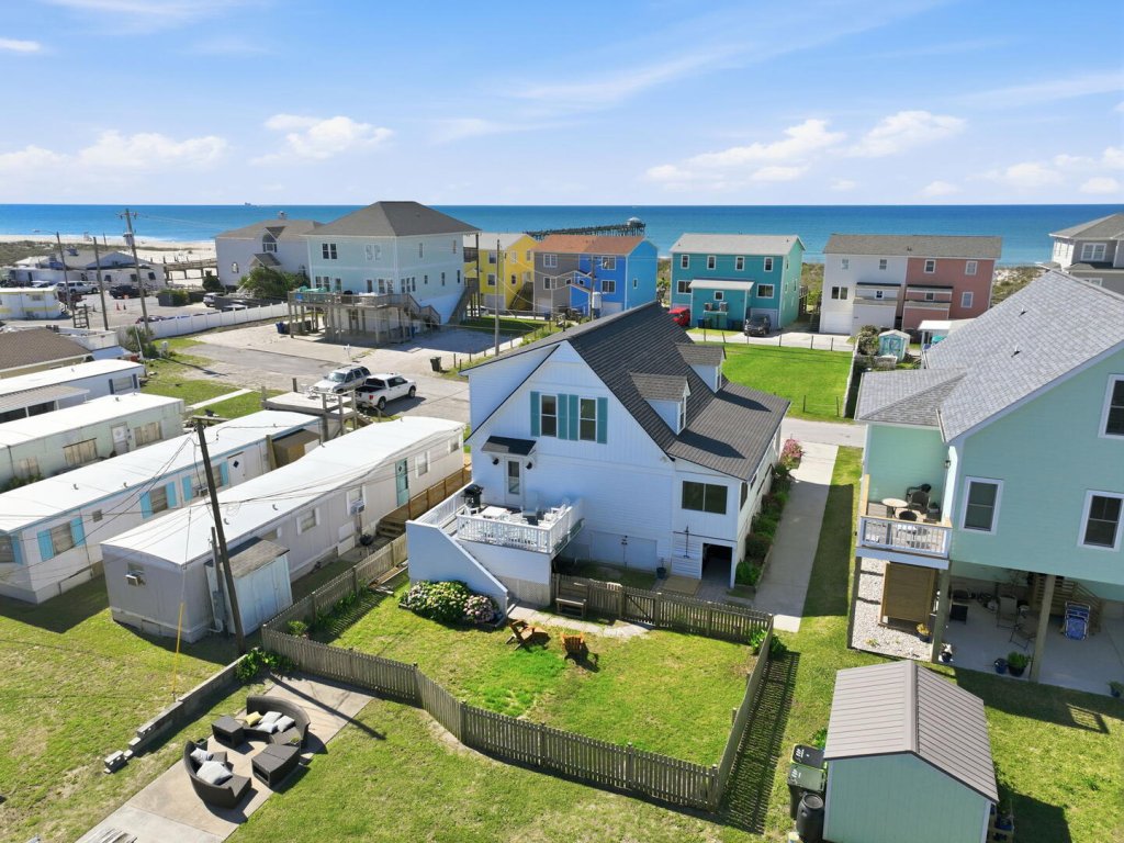 Sea La Vie Vacation Rental in North Carolina - RedAwning