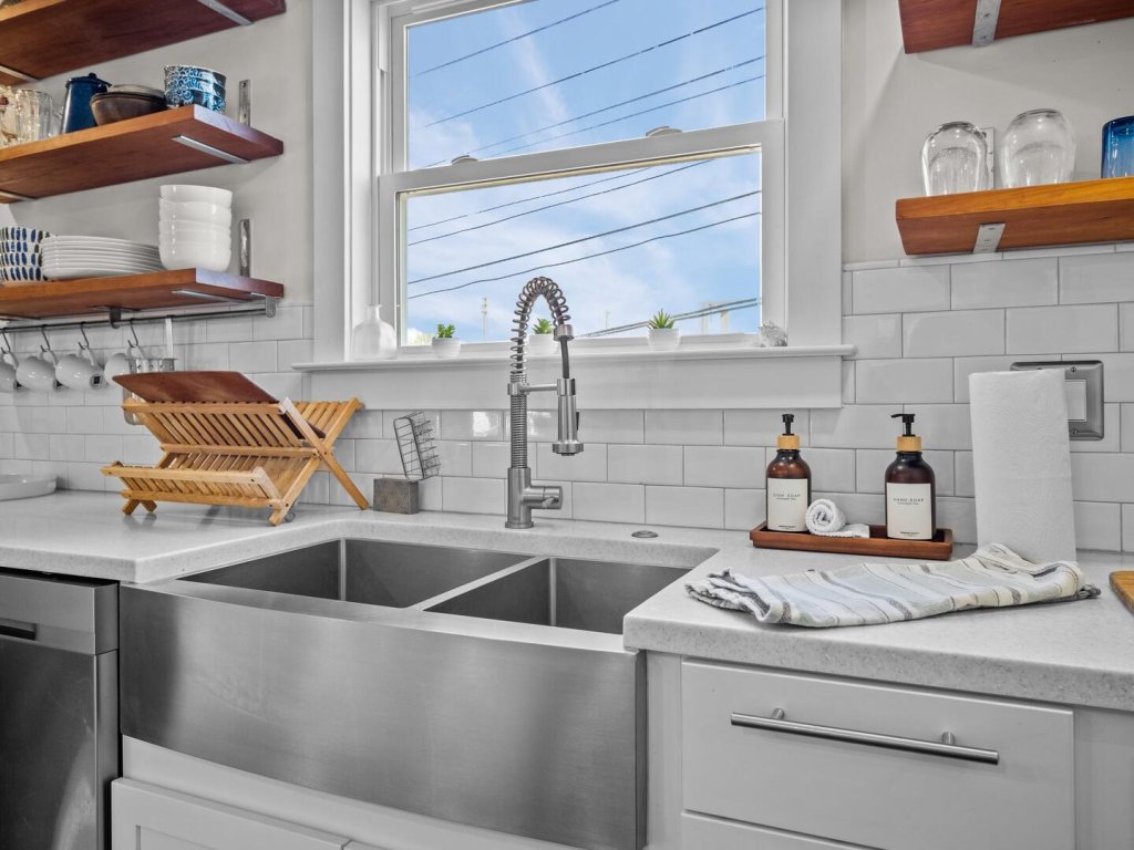 Sea La Vie Vacation Rental in North Carolina - RedAwning