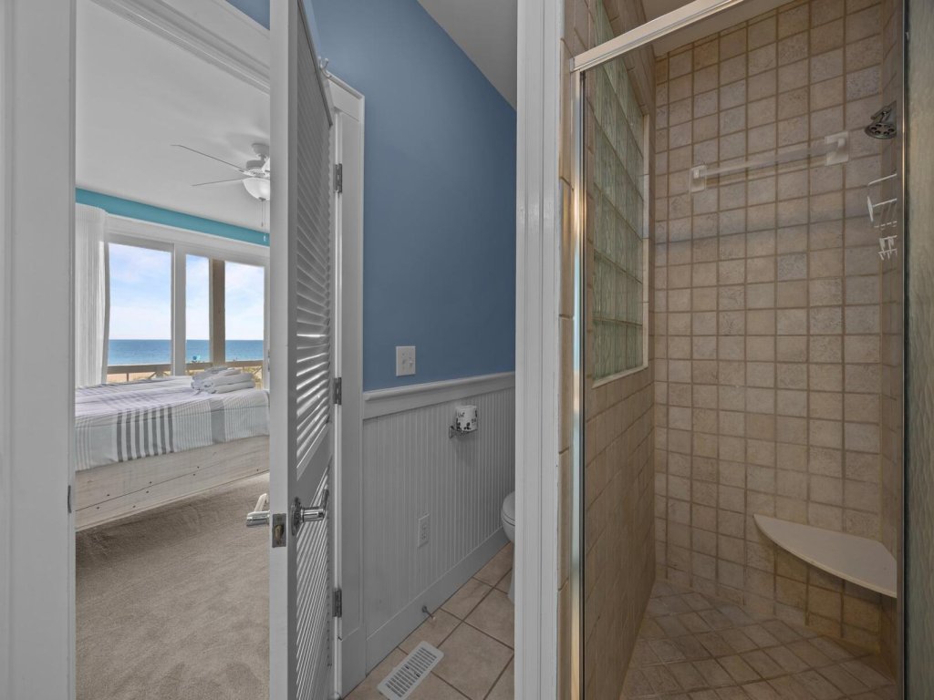 Dolphin Dreams Vacation Rental in North Carolina - RedAwning