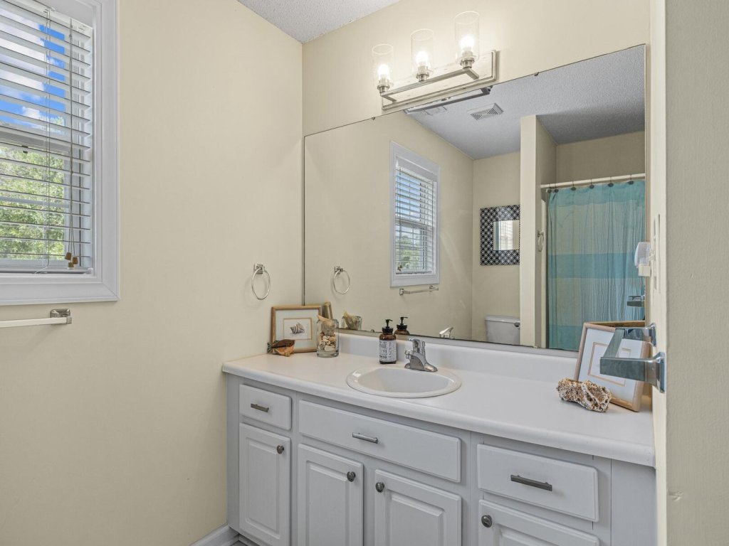 High Tider Vacation Rental in North Carolina - RedAwning