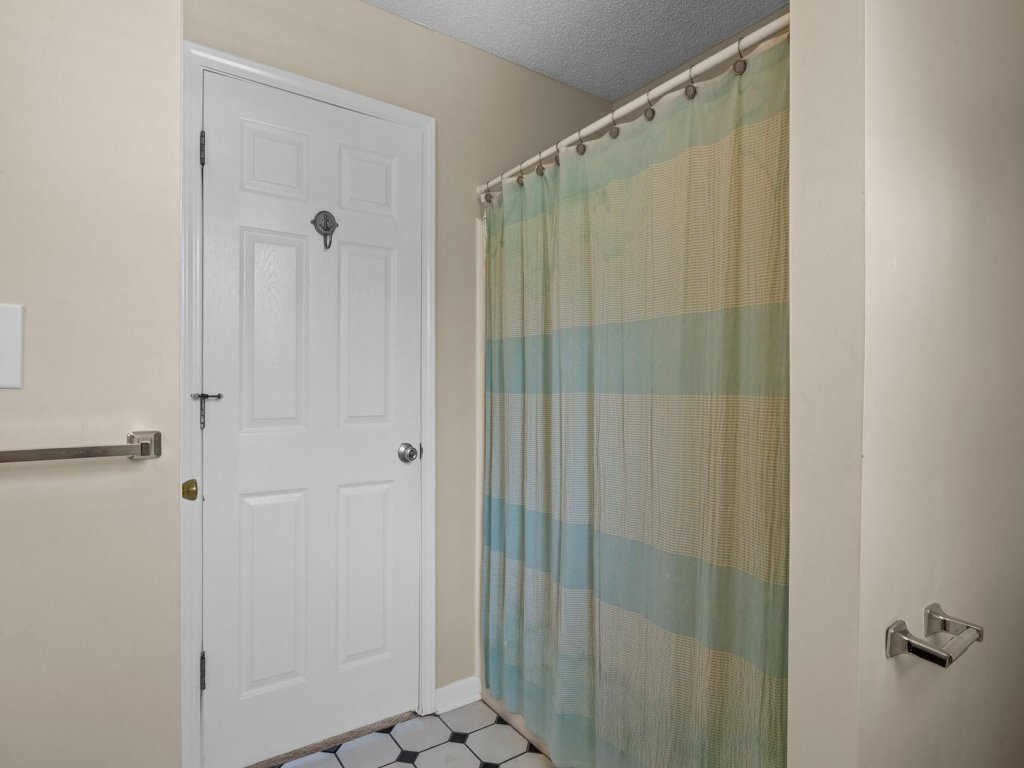 High Tider Vacation Rental in North Carolina - RedAwning