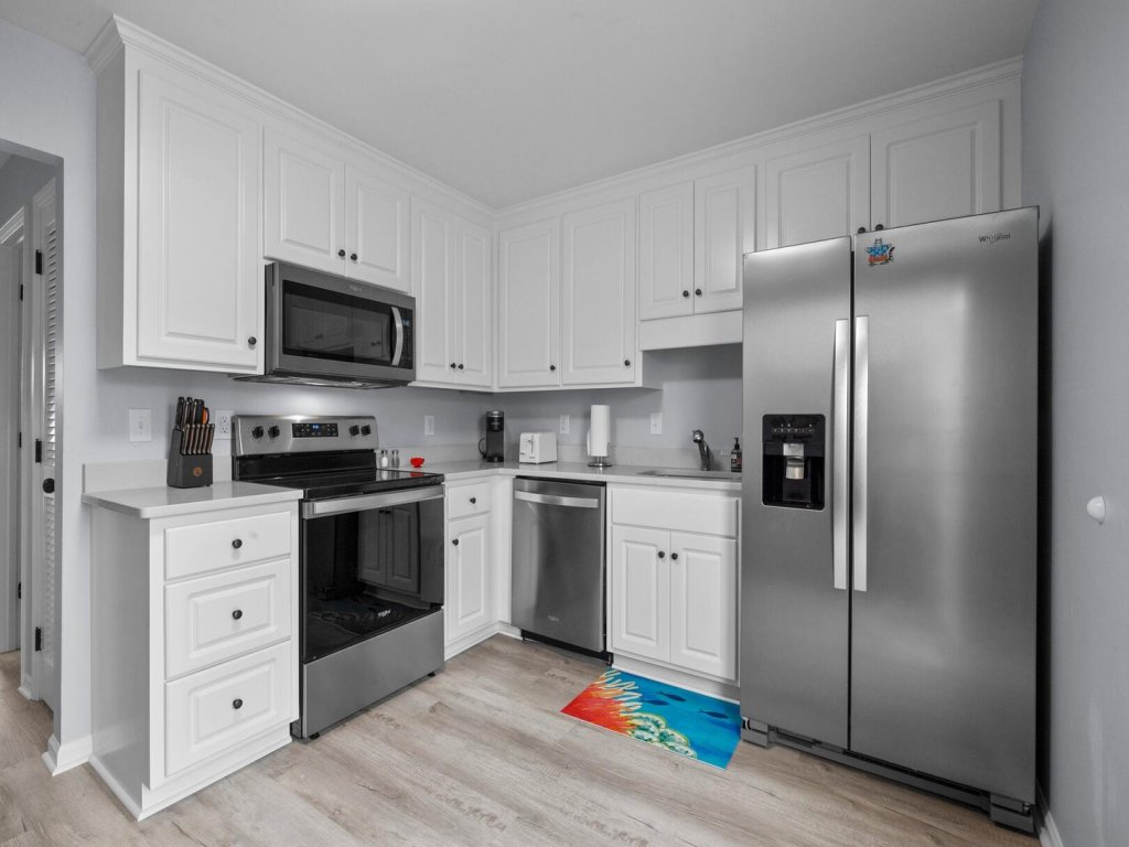 Anchors Away Unit 2 Vacation Rental in North Carolina - RedAwning