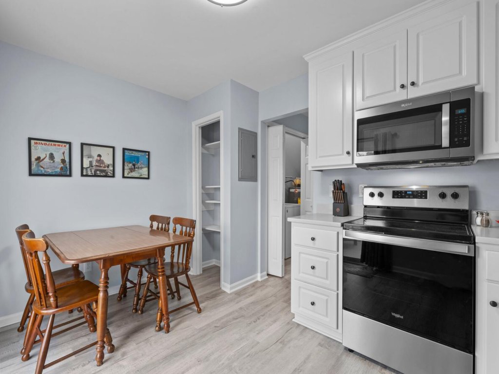 Anchors Away Unit 2 Vacation Rental in North Carolina - RedAwning