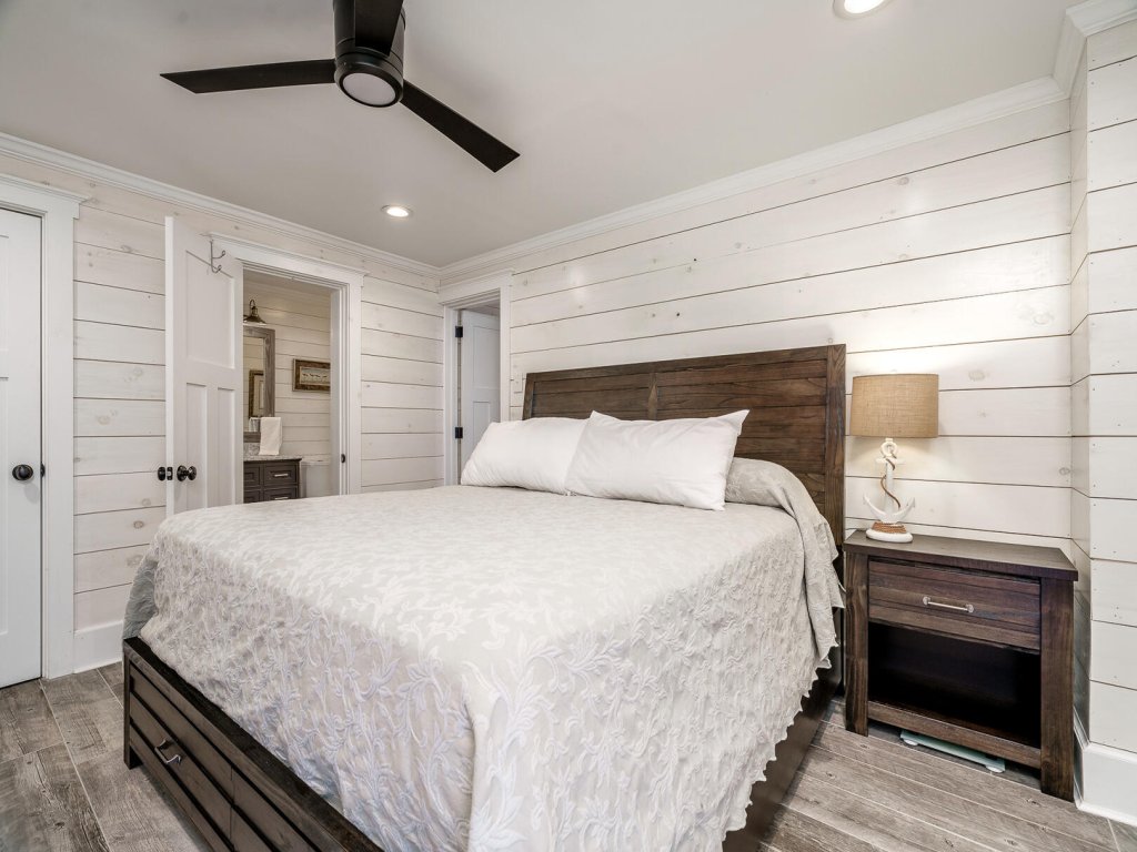 Oceans 6 Vacation Rental in North Carolina - RedAwning