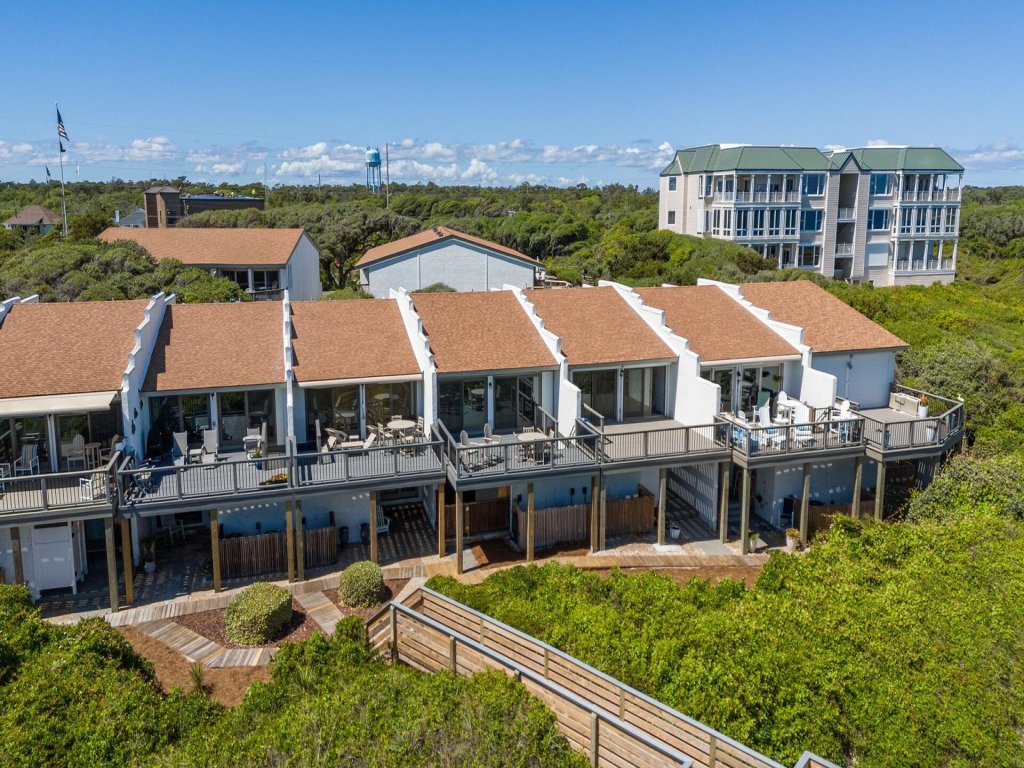 Oceans 6 Vacation Rental in North Carolina - RedAwning