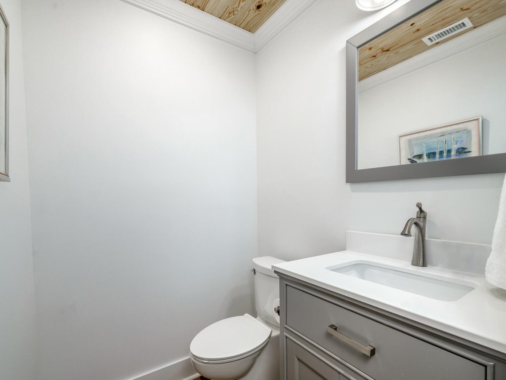 Oceans 6 Vacation Rental in North Carolina - RedAwning
