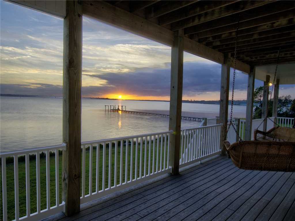 Dolphin Lookout Vacation Rental in North Carolina - RedAwning