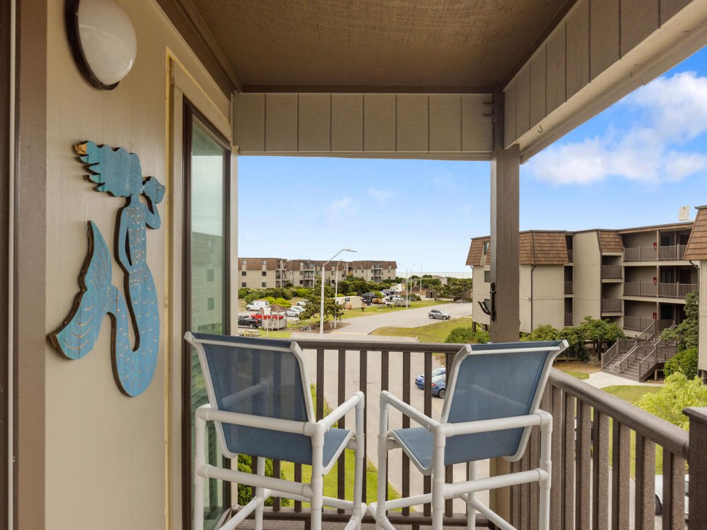 Southwinds J12 Vacation Rental in North Carolina - RedAwning