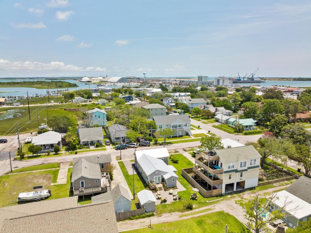 Conch's Point Cottage Vacation Rental in North Carolina - RedAwning