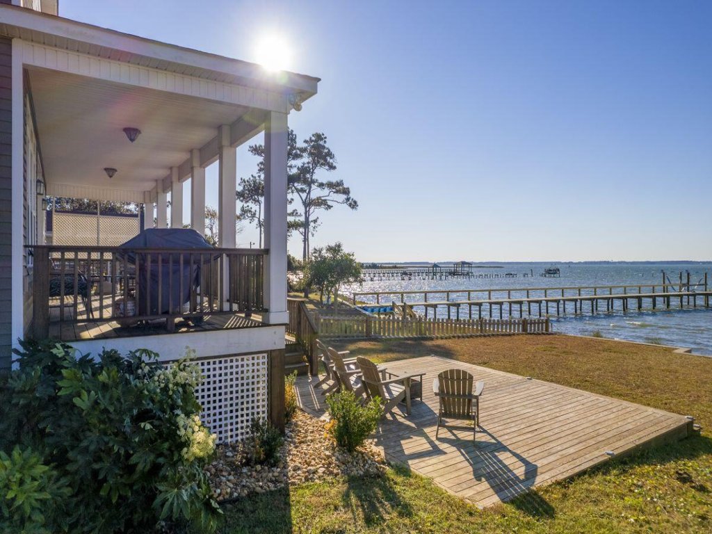 Sunset Bay Retreat Vacation Rental in North Carolina - RedAwning