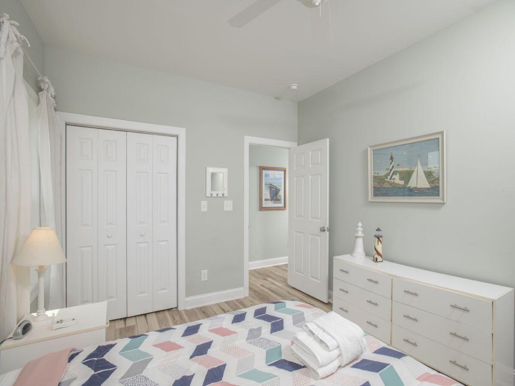 Sunset Bay Retreat Vacation Rental in North Carolina - RedAwning