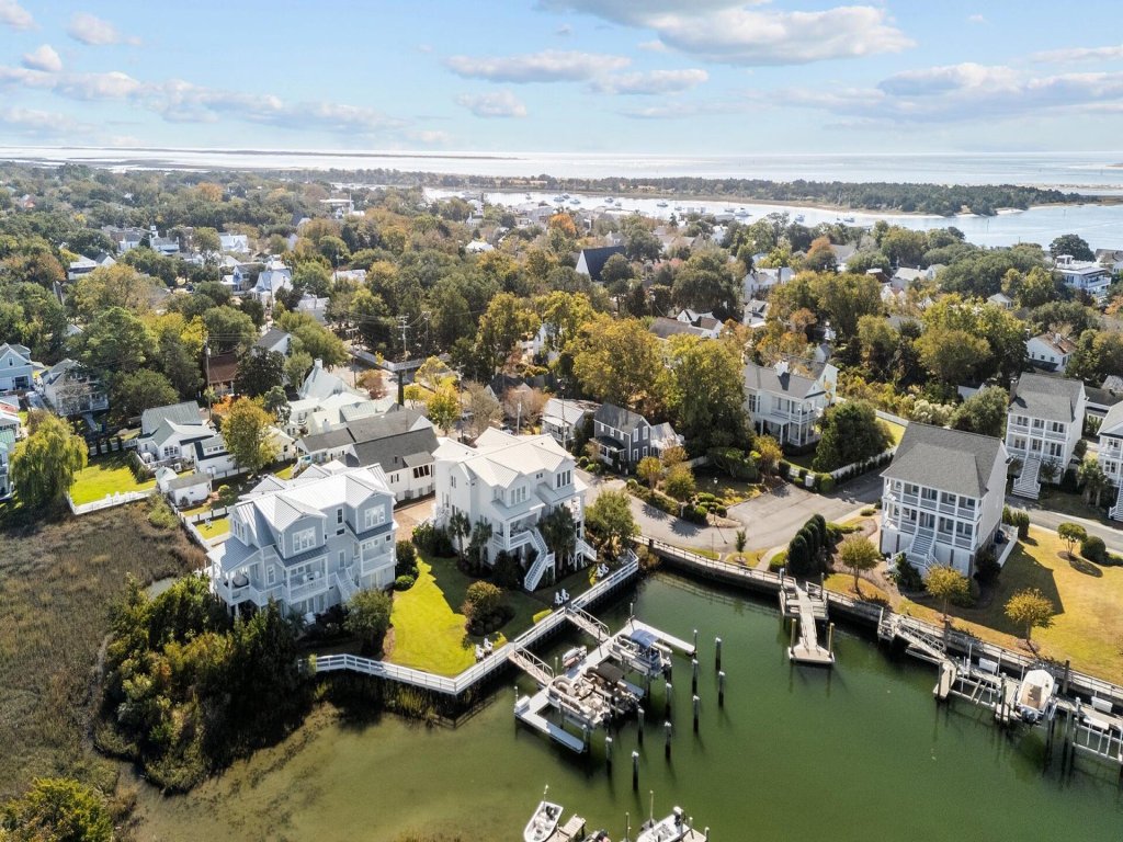 Bridgeview on Broad Vacation Rental in North Carolina - RedAwning