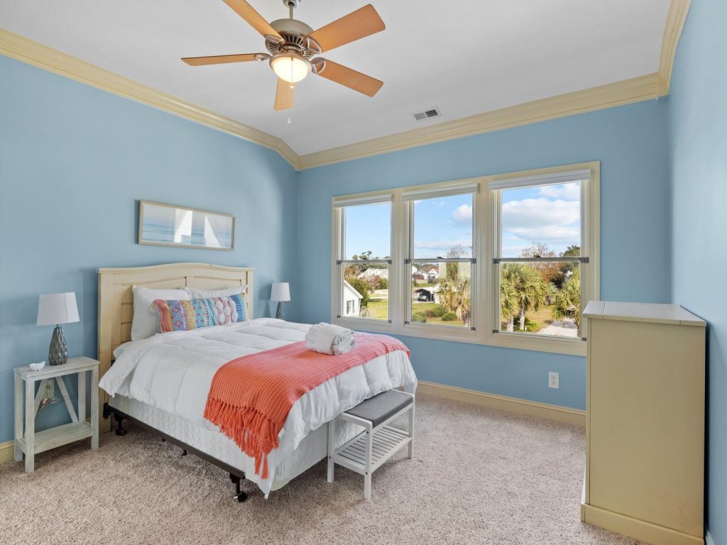 The Island House Vacation Rental in North Carolina - RedAwning