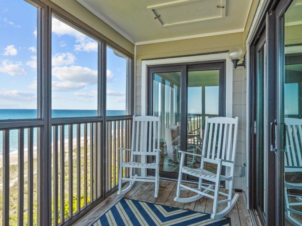 Maritime West C-33 Vacation Rental in North Carolina - RedAwning