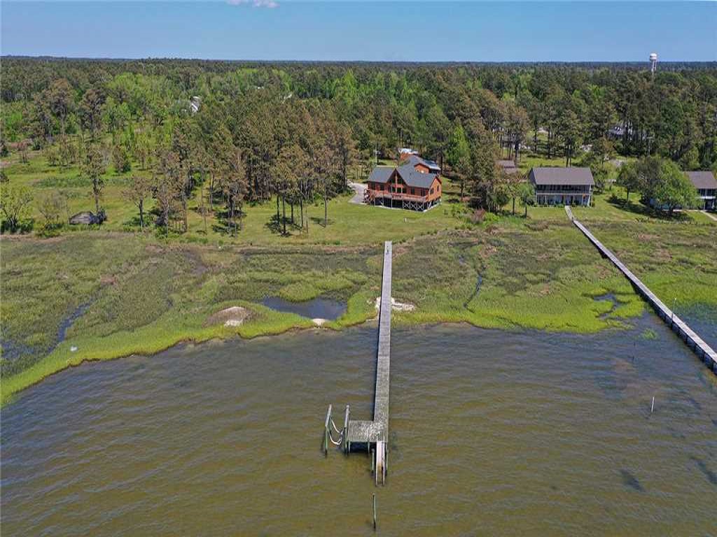 Nautical Getaway Vacation Rental in North Carolina - RedAwning