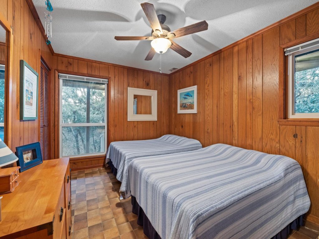 Dogwood Treehouse Vacation Rental in North Carolina - RedAwning