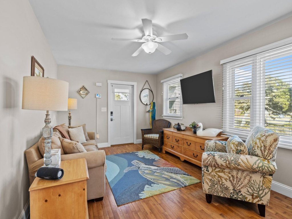 Mi Faro (Unit A) Vacation Rental in North Carolina - RedAwning