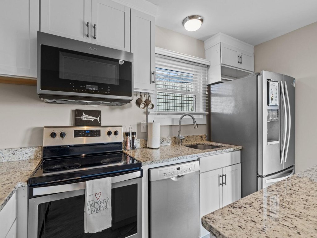Mi Faro (Unit A) Vacation Rental in North Carolina - RedAwning