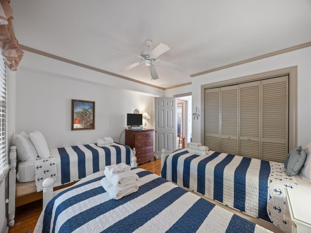 Whispering Oaks Vacation Rental in North Carolina - RedAwning
