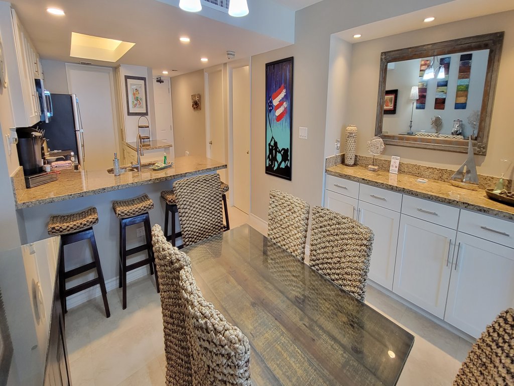 Beachfront 8th floor Luxury Condo! Pet friendly! Vacation Rental in South Padre Island - RedAwning