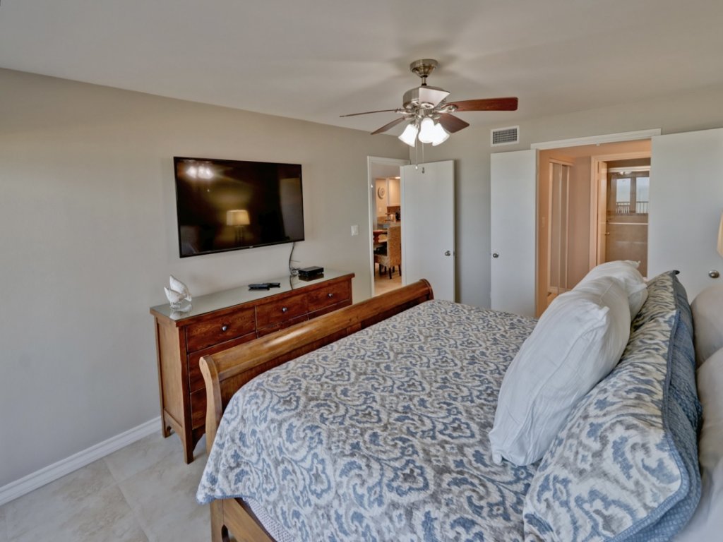 Beachfront 8th floor Luxury Condo! Pet friendly! Vacation Rental in South Padre Island - RedAwning