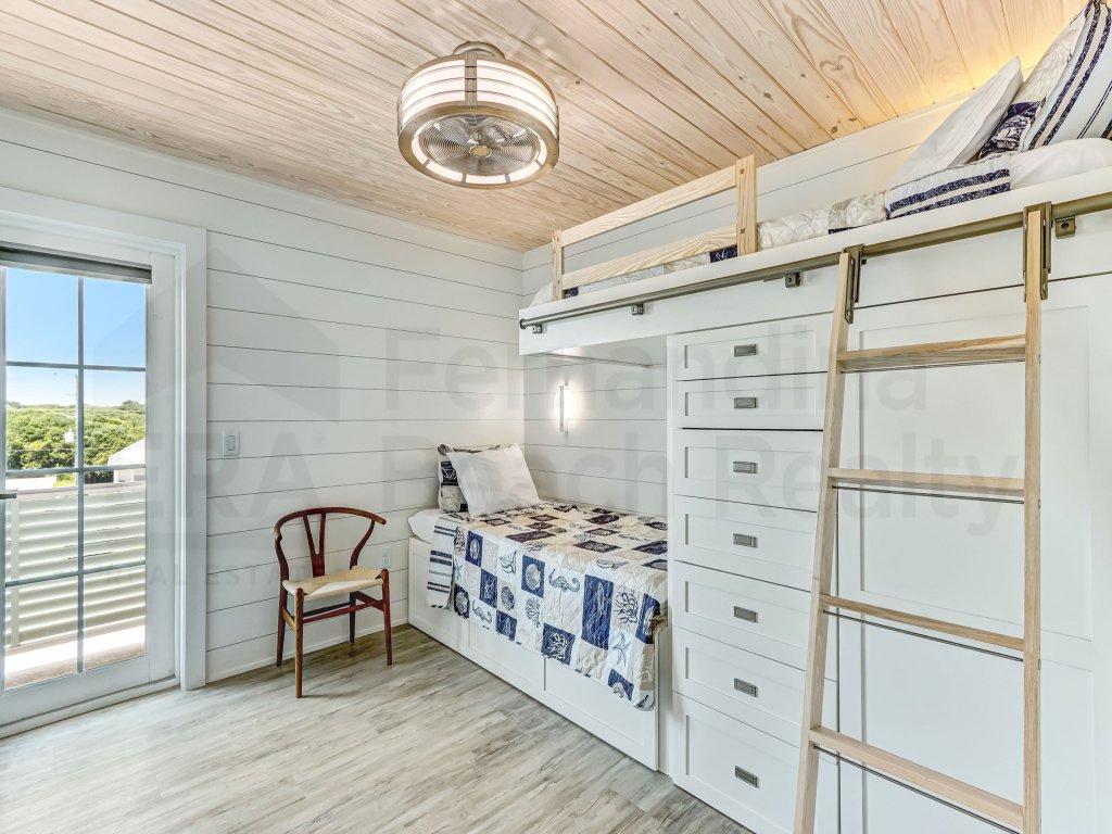 226 South Fletcher 3rd Floor Vacation Rental in Fernandina Beach - RedAwning