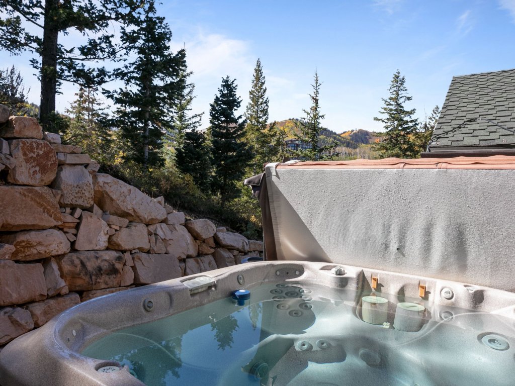 Lookout at Deer Valley Resort - Four Bedroom Residence with Spa #6559 Vacation Rental in Park City - RedAwning