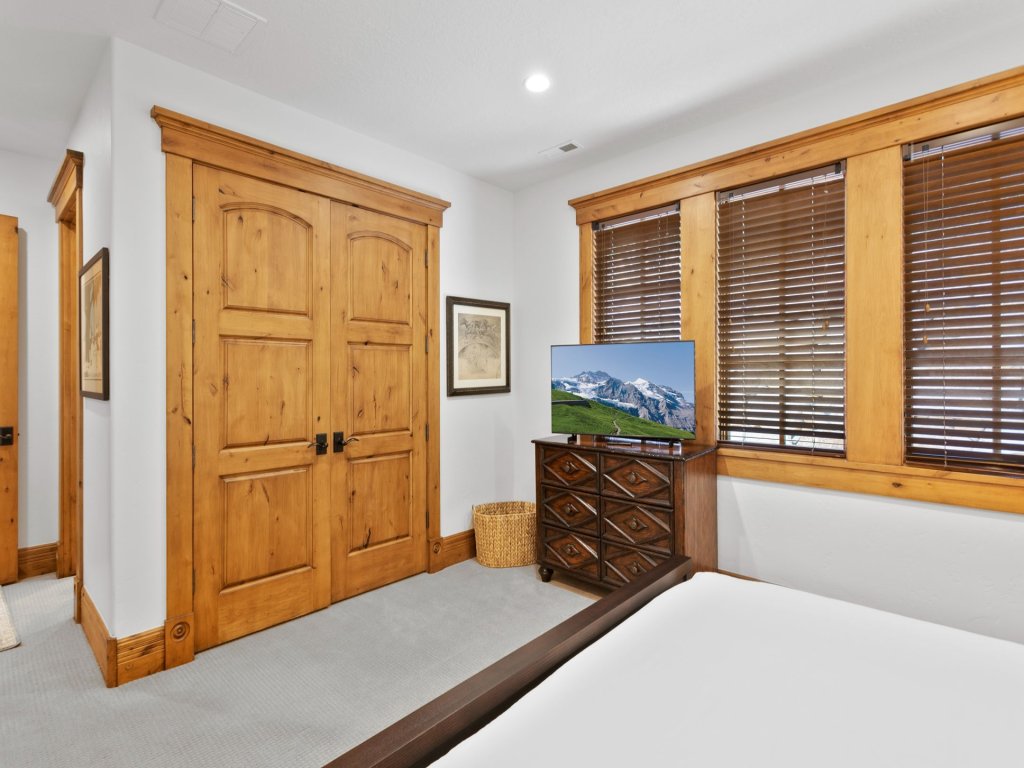 Lookout at Deer Valley Resort - Four Bedroom Residence with Spa #6559 Vacation Rental in Park City - RedAwning