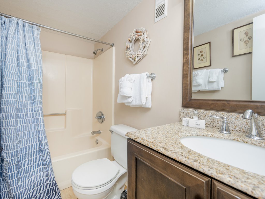 Island Winds East 501 Vacation Rental in Gulf Shores - RedAwning